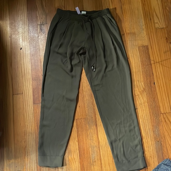 Green low rise mesh pants size medium - Picture 1 of 4